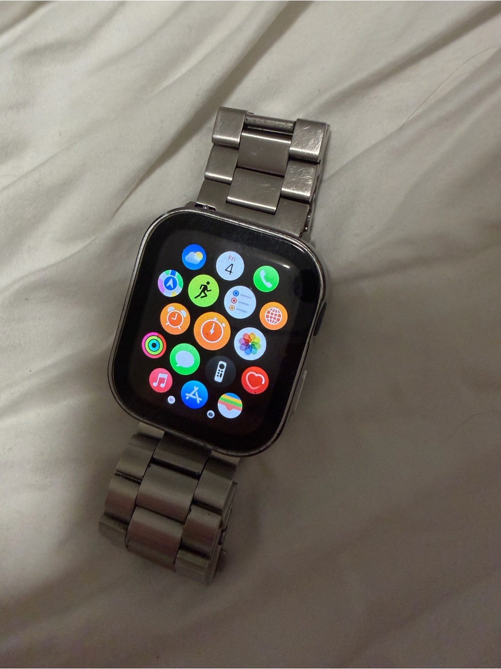 Apple Watch - Picture 2 of 3